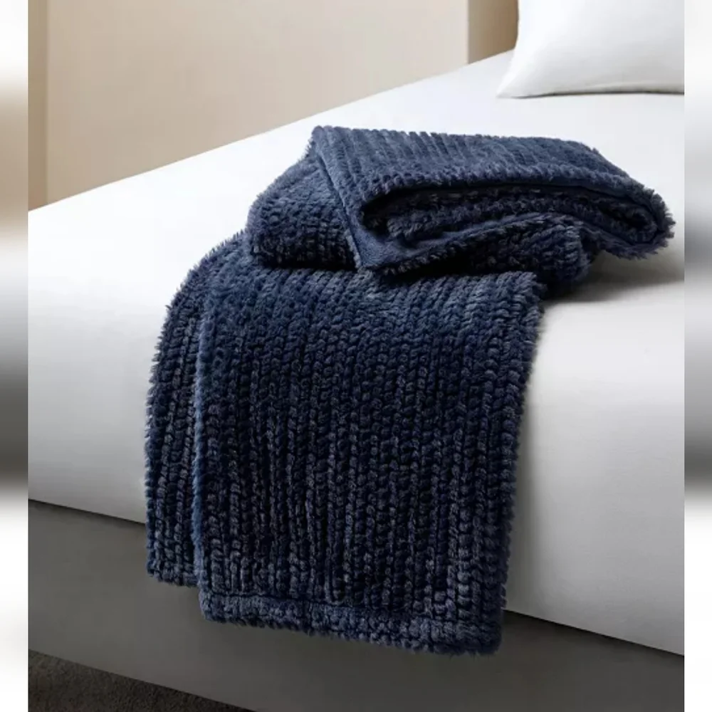 Royal Lux Faux Fur to Faux Mink Dual Side Throw Navy - Picture 2 of 3